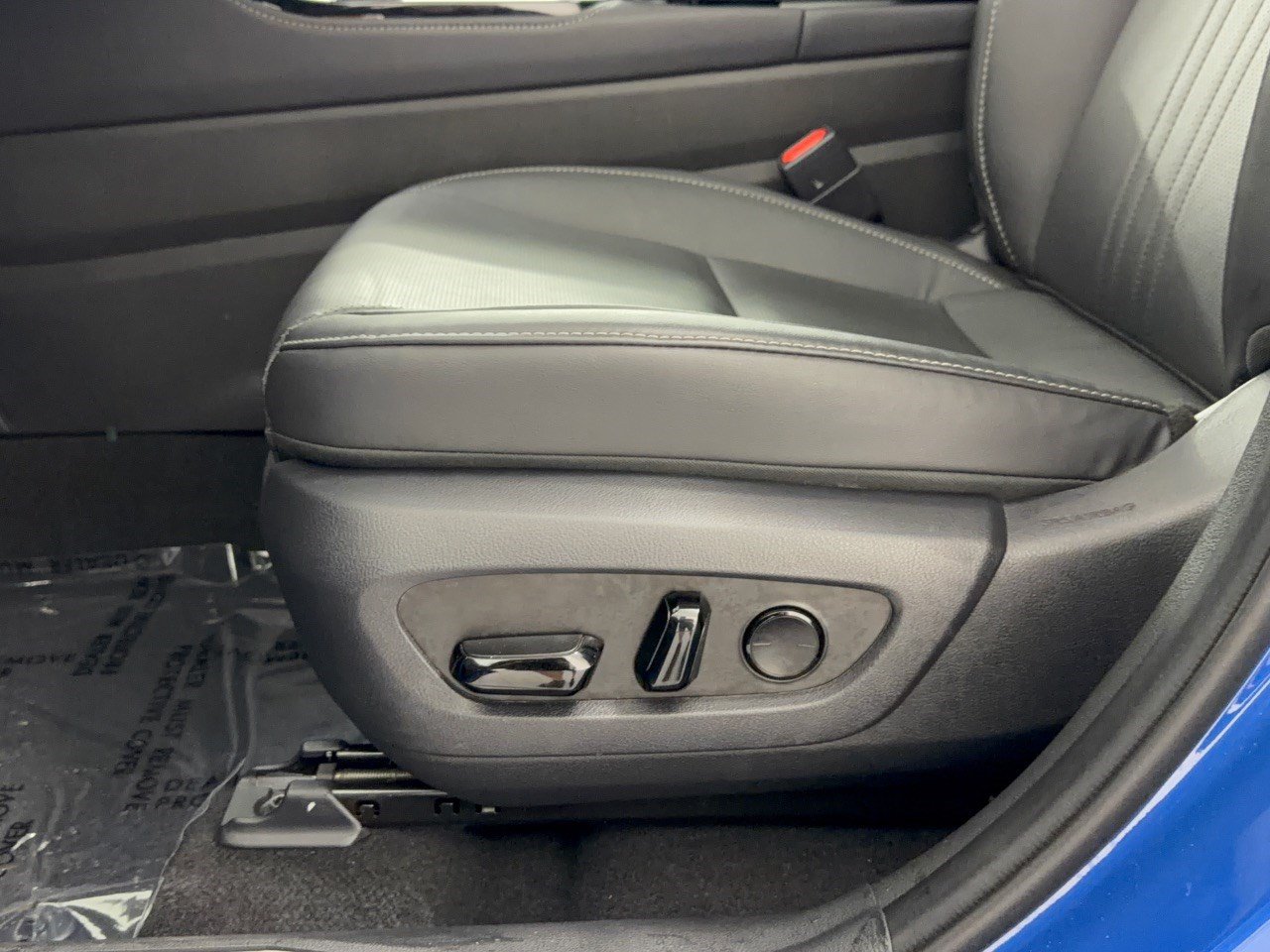 Certified 2025 Lexus NX 250 FWD w/ Towing Package (2000 Lbs) image 17