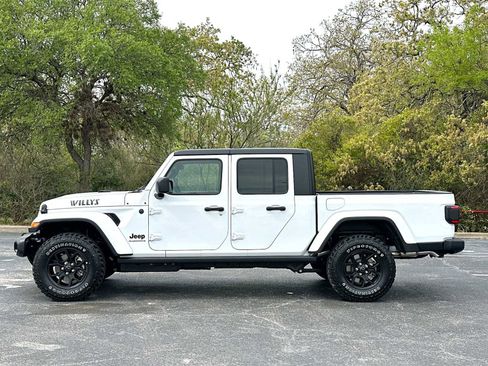 New 2026 Jeep Gladiator Sport image 12