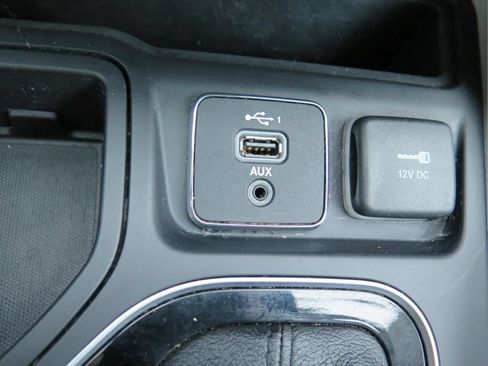 Used 2021 Jeep Cherokee Limited w/ Elite Package FWD image 14