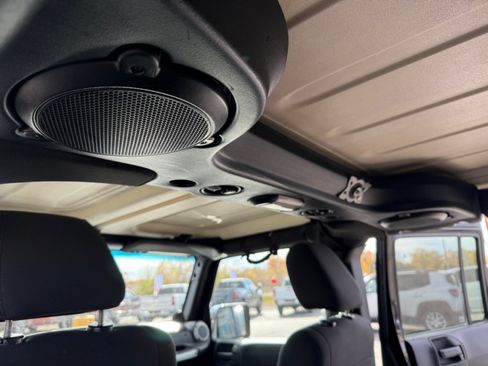 Used 2011 Jeep Wrangler Unlimited Sahara w/ Mopar Chrome Edition Group AWD/4WD image 20