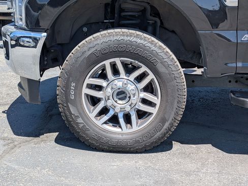 Used 2018 Ford F350 Lariat w/ Lariat Ultimate Package AWD/4WD image 13