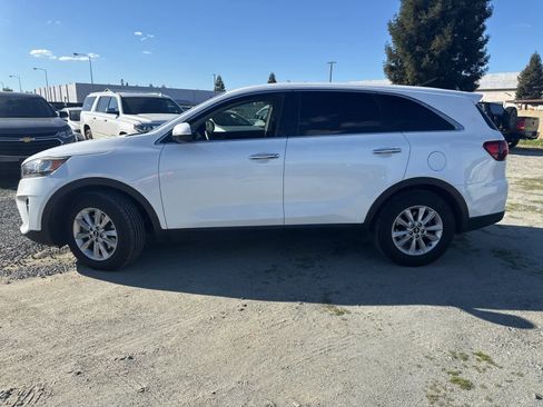 Used 2019 Kia Sorento LX image 8
