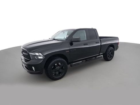 Used 2018 RAM 1500 Express w/ Black Ram 1500 Express Group image 9