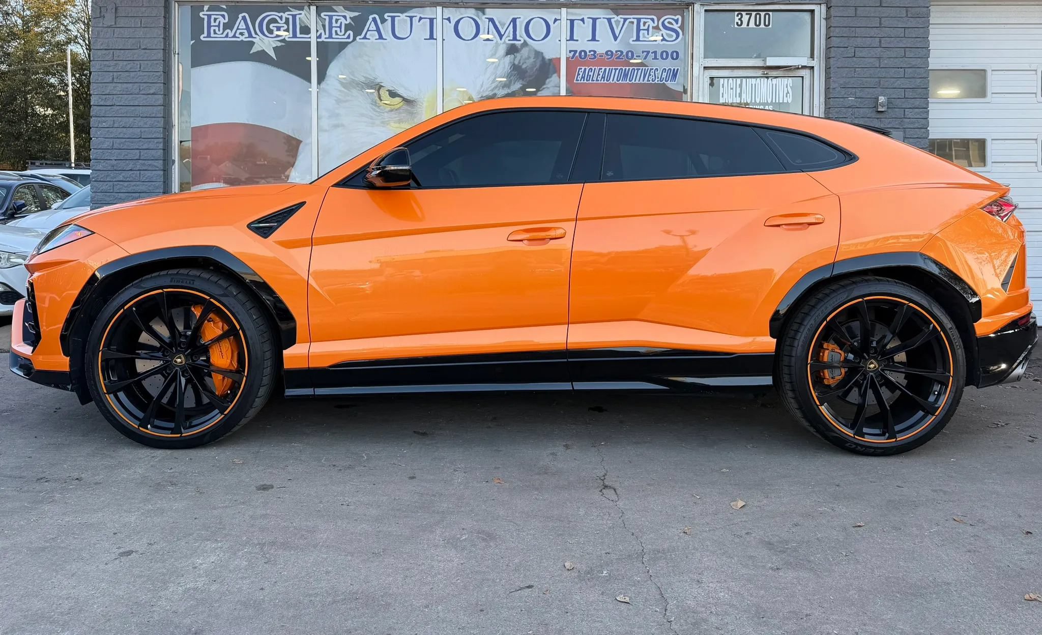 Used 2021 Lamborghini Urus AWD/4WD image 6