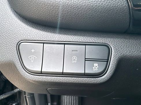 Used 2024 Kia Seltos S AWD/4WD image 15