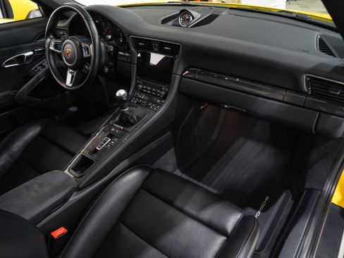 Used 2019 Porsche 911 Carrera GTS RWD image 21