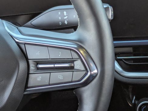 Used 2025 Chevrolet Equinox EV LT w/ Convenience Package image 24