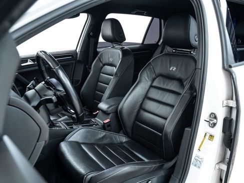 Used 2019 Volkswagen Golf R 4-Door image 15
