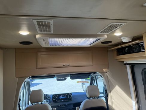 Used 2019 Mercedes-Benz Sprinter 170 image 54