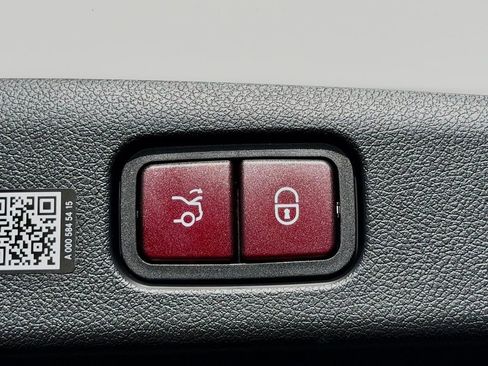 Used 2026 Mercedes-Benz E 350 Sedan image 14