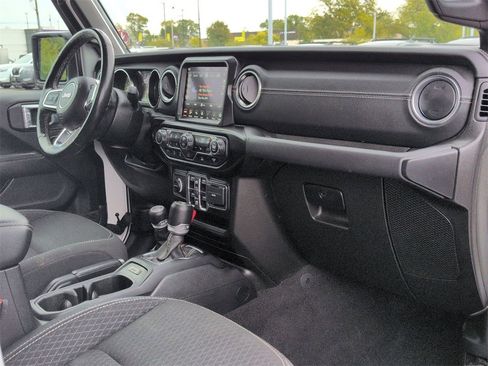 Used 2021 Jeep Wrangler Unlimited Sahara image 19