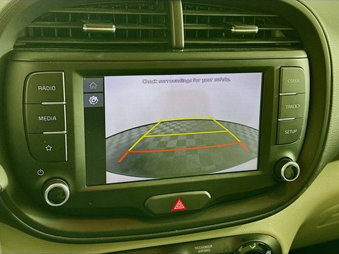 Used 2025 Kia Soul LX w/ LX Technology Package image 22
