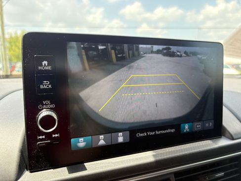 Certified 2024 Honda Pilot Touring image 18