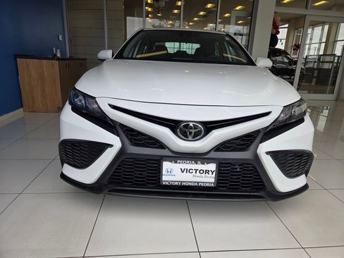 Used 2023 Toyota Camry SE FWD image 2