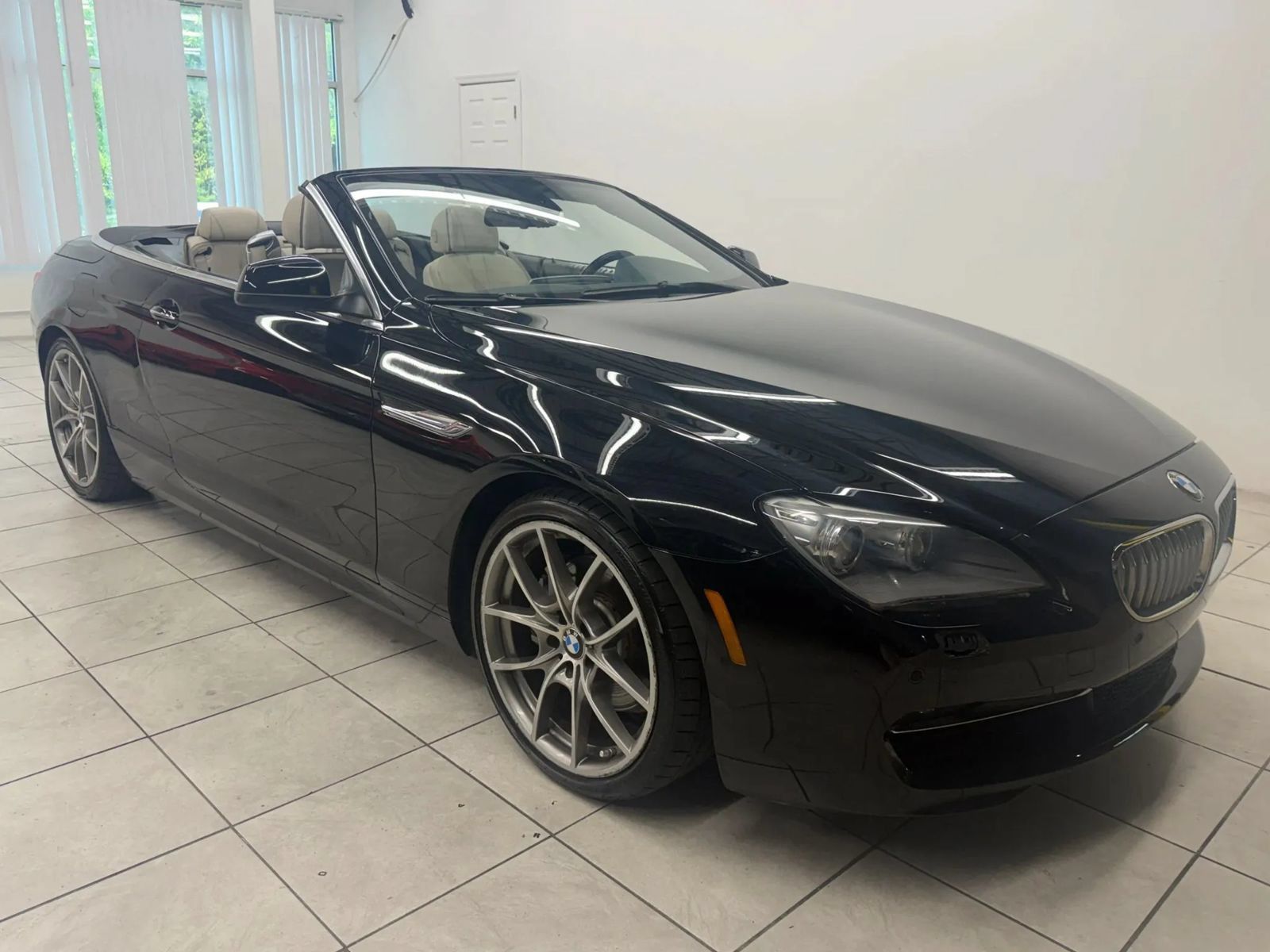 Used 2012 BMW 650i Convertible RWD image 1