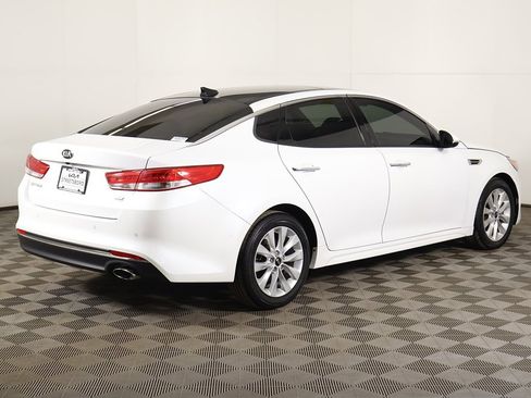 Used 2018 Kia Optima EX w/ Premium Package image 10