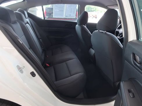 Used 2023 Nissan Altima 2.5 S FWD image 32