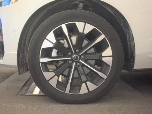 Used 2026 Volvo XC60 B5 Plus AWD/4WD image 7