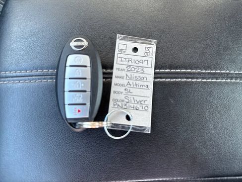 Used 2023 Nissan Altima 2.5 SL FWD image 29