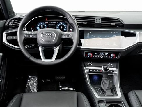 Certified 2025 Audi Q3 2.0T Premium Plus w/ Premium Plus Package image 15