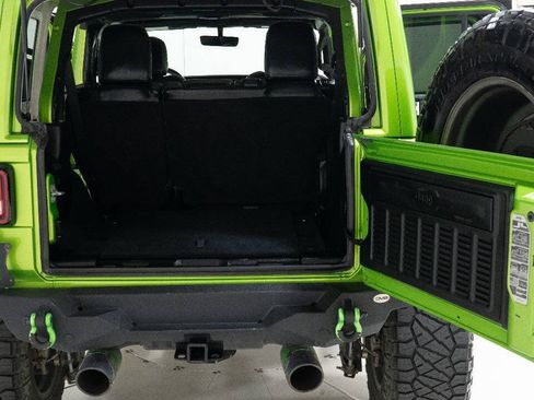 Used 2018 Jeep Wrangler Unlimited Sahara w/ Uconnect 4C Nav & Sound Group AWD/4WD image 91