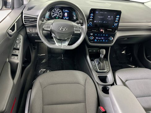 Used 2022 Hyundai Ioniq SE image 21