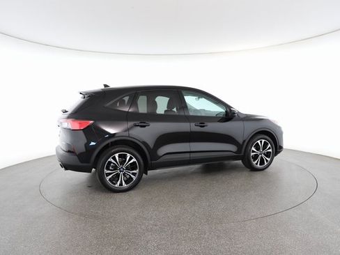 Used 2022 Ford Escape SE w/ SE Sport Appearance Package image 20