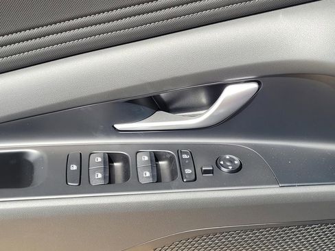 New 2026 Hyundai Elantra Limited FWD image 15