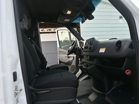 New 2025 Mercedes-Benz Sprinter 2500 image 18