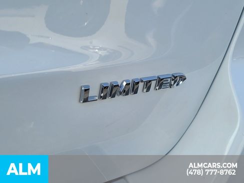 Used 2022 Jeep Grand Cherokee Limited image 10