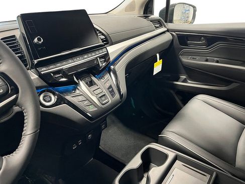 New 2026 Honda Odyssey Touring image 16