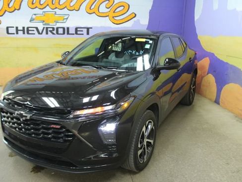 Used 2024 Chevrolet Trax RS FWD image 4