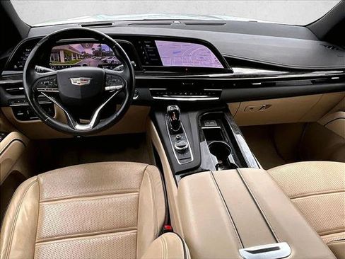Used 2023 Cadillac Escalade Premium Luxury w/ Performance Package AWD/4WD image 16