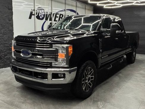 Used 2017 Ford F350 Lariat AWD/4WD image 3
