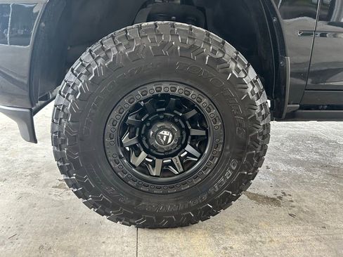 Used 2025 RAM 2500 Laramie AWD/4WD image 15