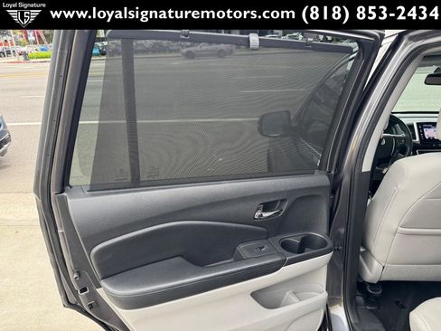 Used 2016 Honda Pilot Touring image 16