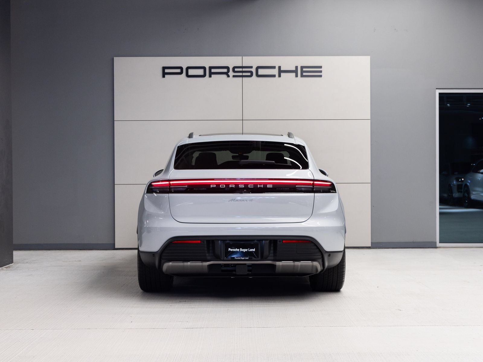 Certified 2026 Porsche Macan 4 Electric AWD/4WD image 6