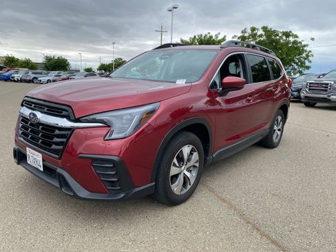 Used 2025 Subaru Ascent Premium AWD/4WD image 1