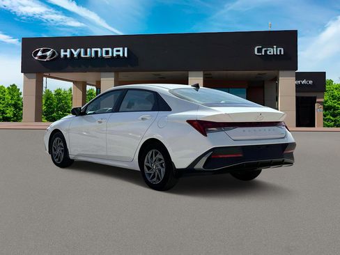 New 2025 Hyundai Elantra Blue image 5