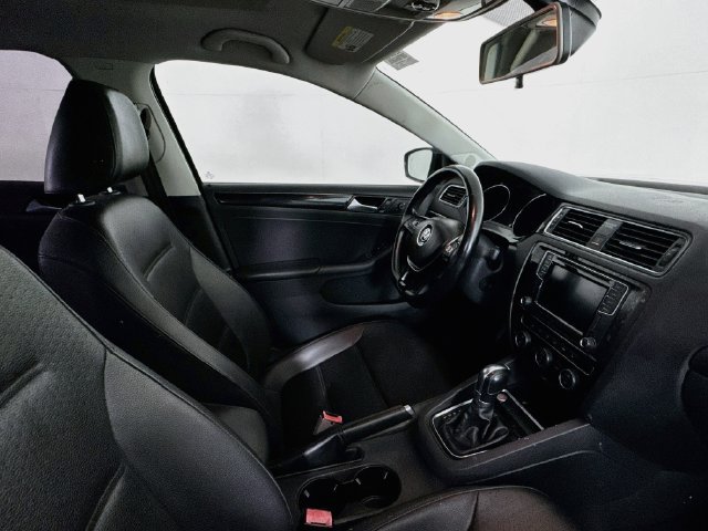 Used 2017 Volkswagen Jetta SEL FWD image 26