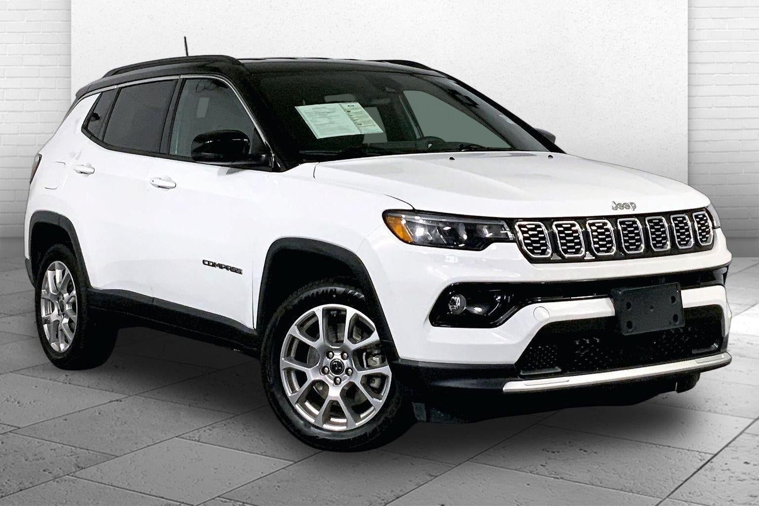 Used 2025 Jeep Compass Limited AWD/4WD image 1