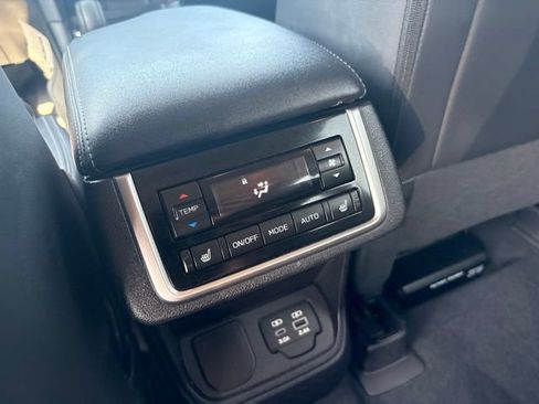 Used 2023 Subaru Ascent Limited w/ Technology Package AWD/4WD image 23