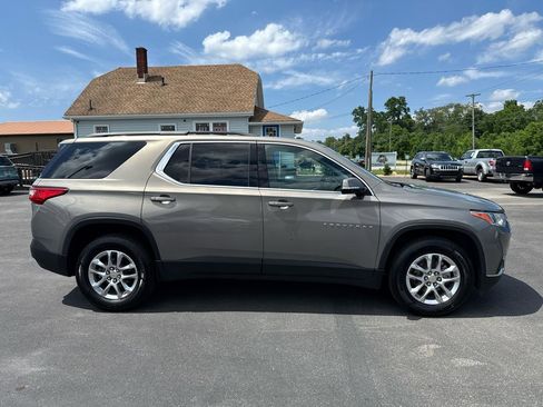 Used 2019 Chevrolet Traverse LT FWD image 7