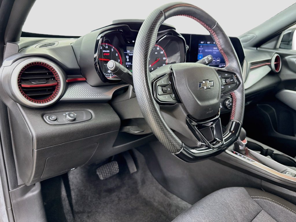 Used 2024 Chevrolet Trax RS w/ Driver Confidence Package FWD image 11
