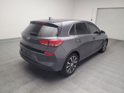 Used 2018 Hyundai Elantra GT FWD image 9