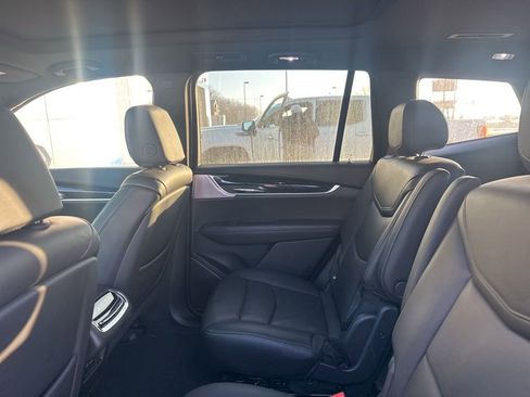 Certified 2025 Cadillac XT6 Premium Luxury image 5