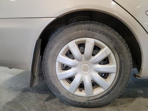 Used 2006 Toyota Camry LE FWD image 14