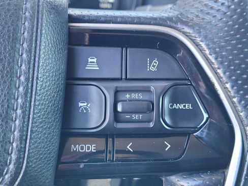 Used 2022 Toyota Tundra SR5 w/ SR5 Premium Package AWD/4WD image 22