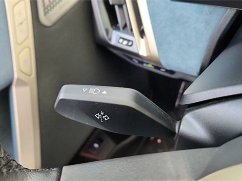 Used 2025 BMW iX xDrive50 image 42