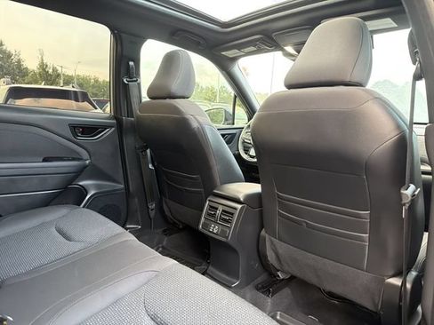 Certified 2025 Subaru Forester Premium AWD/4WD image 16
